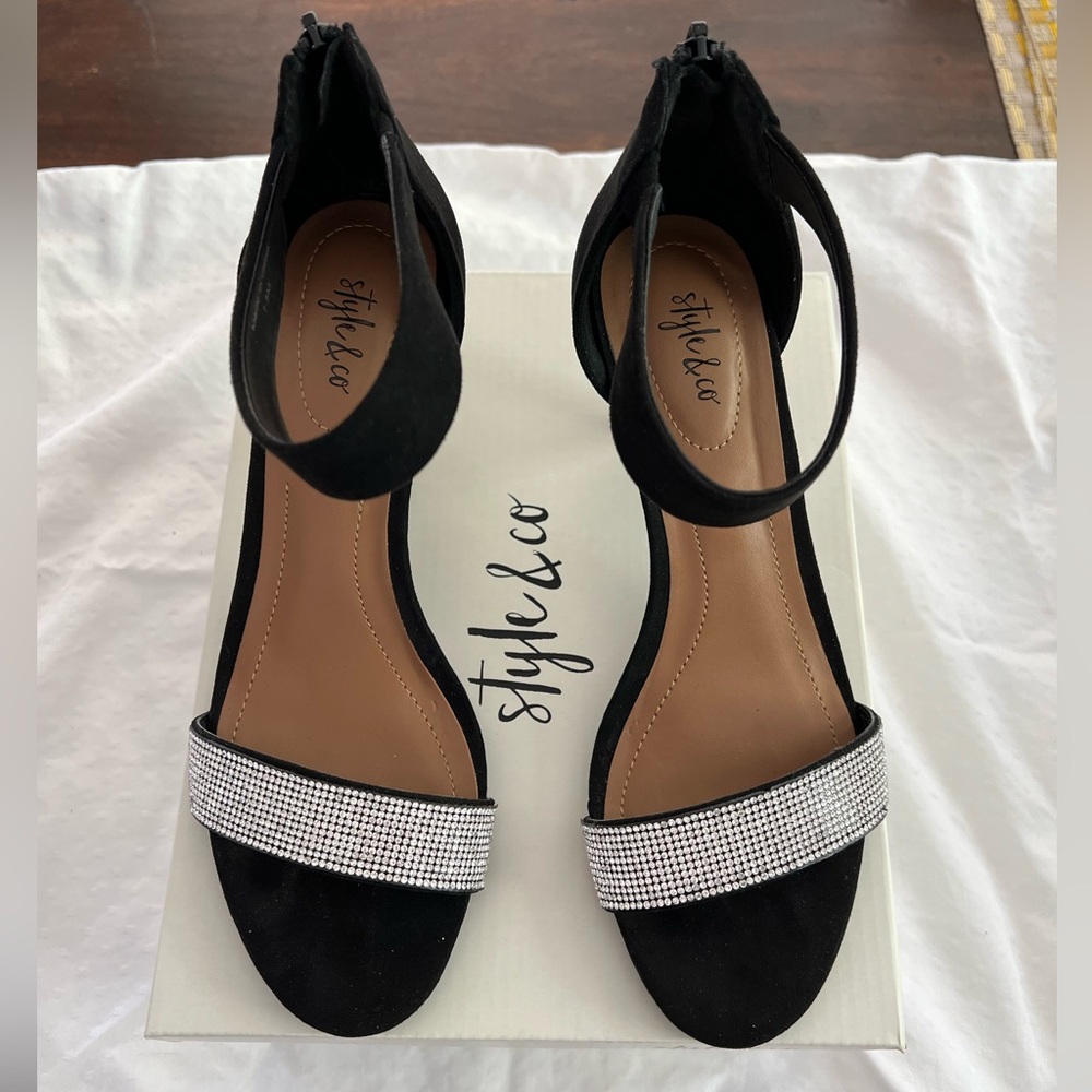 Style & Co strapped heeled sandal, Black w/Rhinestone strap, Size 7.5 Worn Once